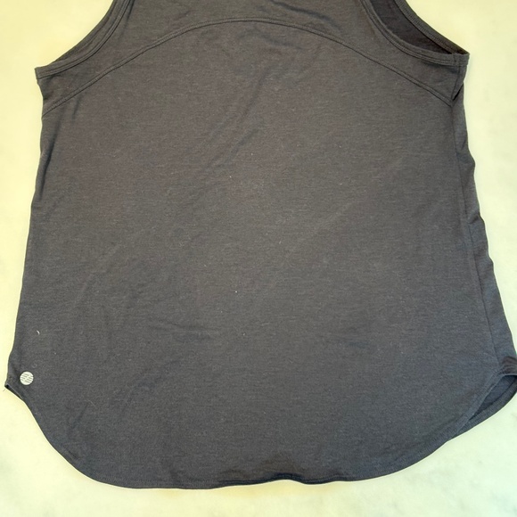 Women’s black tank top Z by Zella, Size M X 21.5” scoop neck to hem - Picture 5 of 5